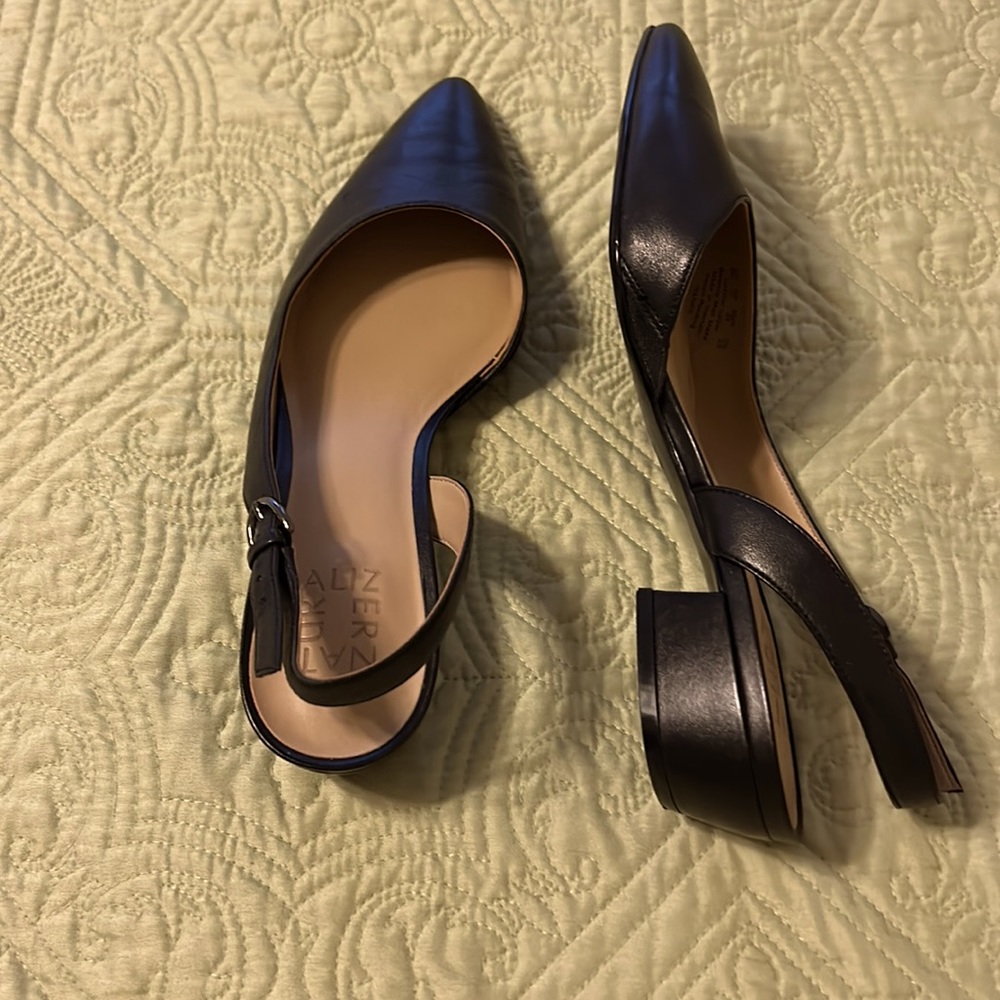 Naturalizer shoes.  Black leather, size 8.